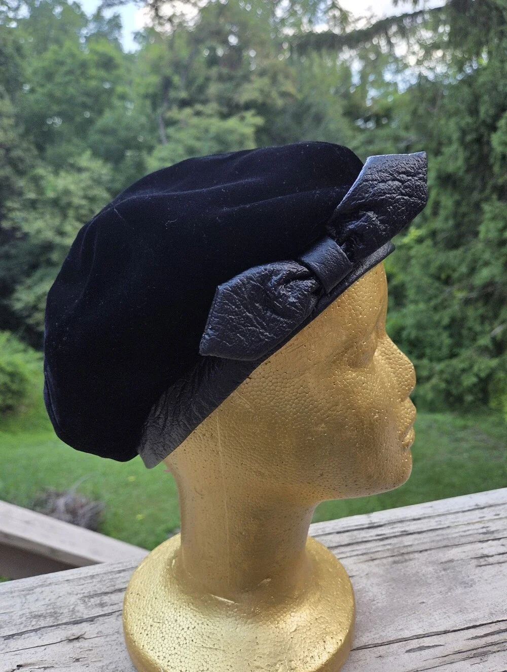 Vintage Velvet Beret with Leather Bow Trim
